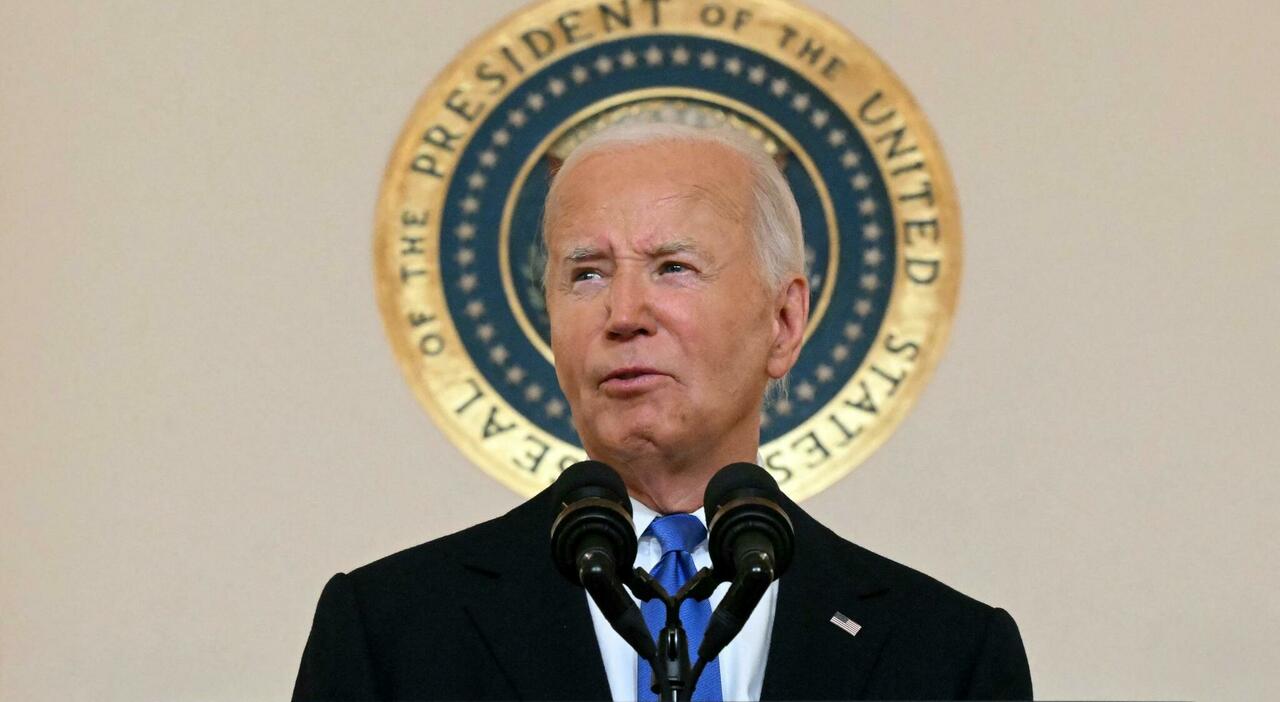 Biden, il New York Times: «Sta valutando il ritiro». Ma la Casa Bianca: non soffre di Alzheimer o demenza