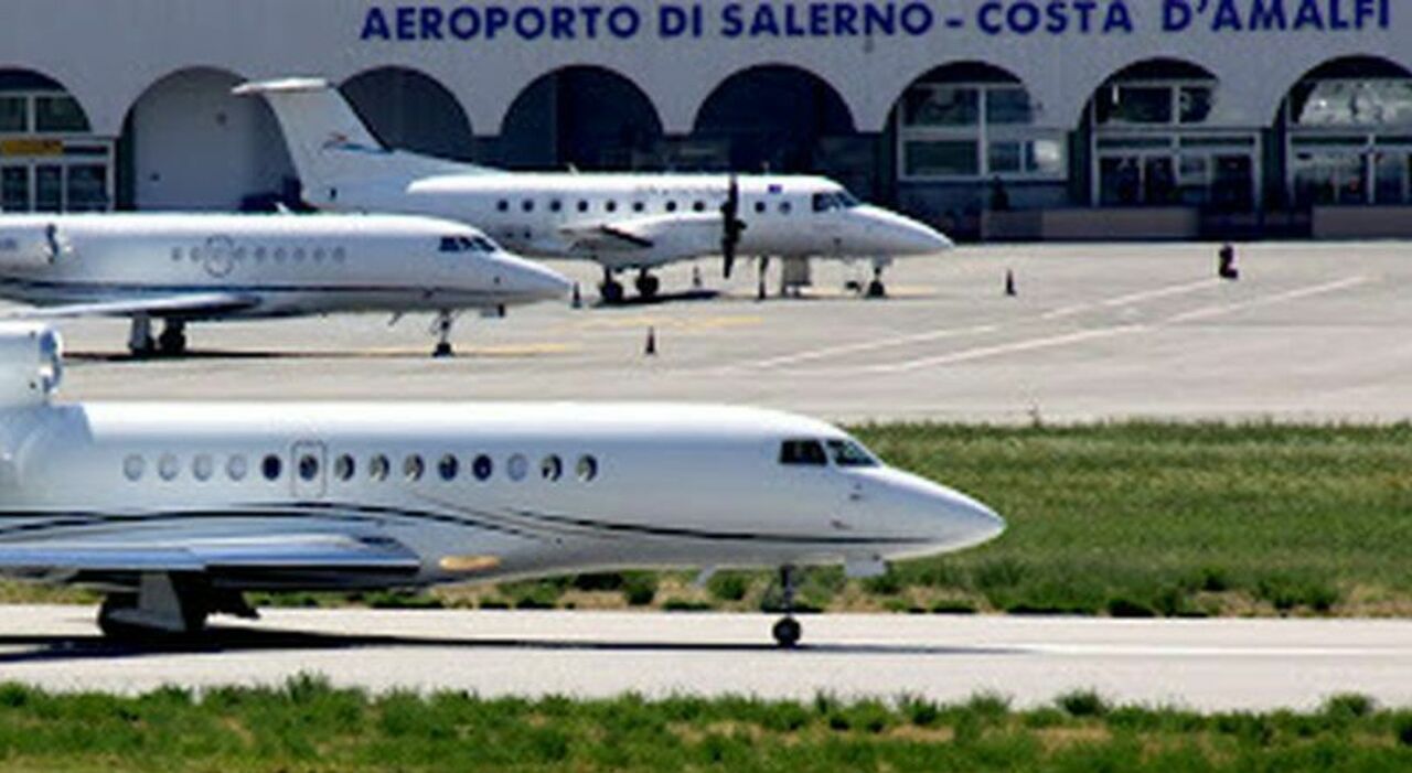 Voli privati e aerotaxi da Napoli a Salerno: proteste dal mondo del turismo
