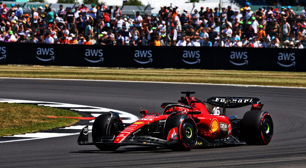 GP di Silverstone, prove libere 3: Ferrari velocissima con Leclerc, Verstappen si nasconde