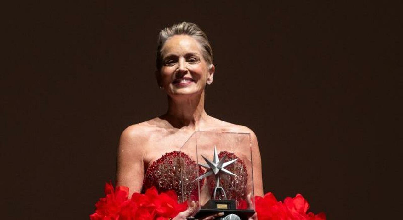 Sharon Stone: «Se avessi avuto il pene, bellezza e intelligenza non sarebbero state un peso»