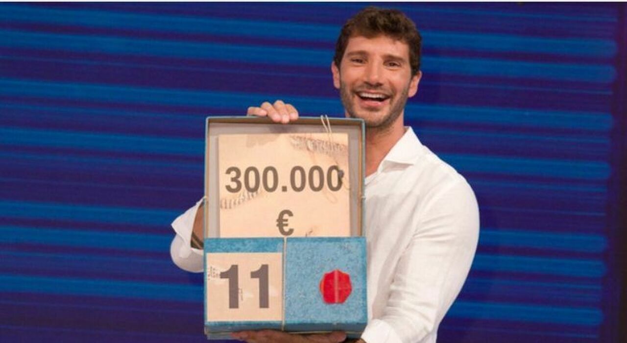 Understanding the Real Value of Gold Tokens in TV Show Prizes
