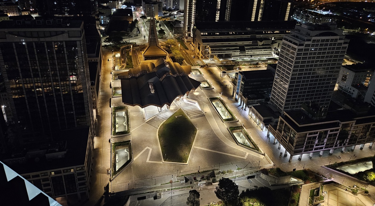 Napoli, stazione Centro Direzionale già illuminata: «Apertura per fine anno»