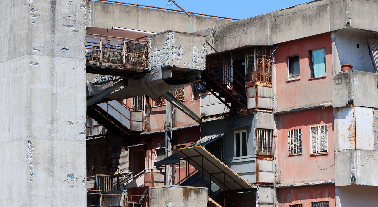 Sgombero Vele Scampia, tra un mese il cantiere per il via agli abbattimenti