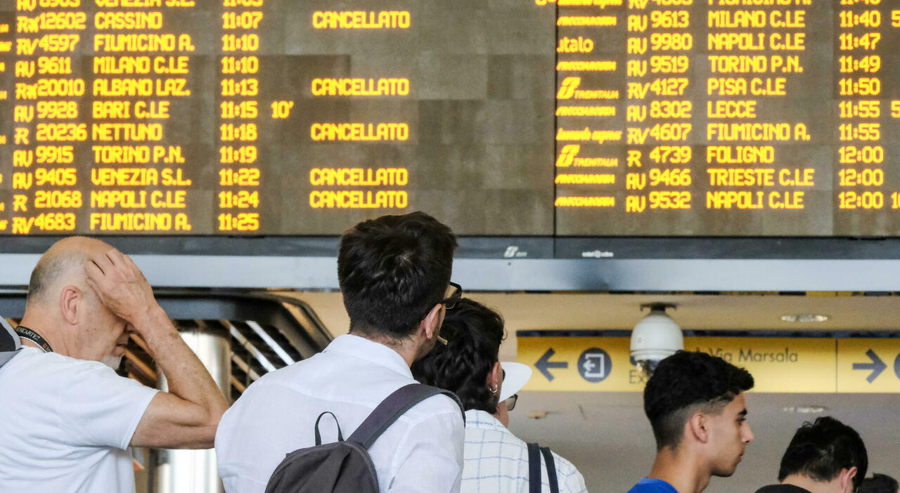 Cancellazione treni Alta Velocità e regionali nelle stazioni romane. Cane blocca la metro