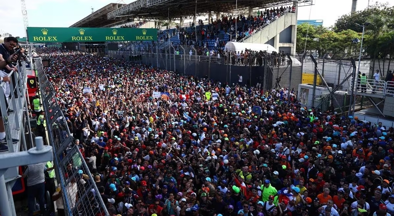 Grande spavento nel GP del Brasile di Formula 1: spettatori in pista mentre la gara è ancora in corso