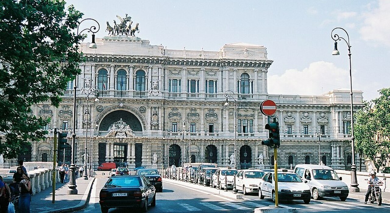 Arrestato un uomo per tentato incendio al Palazzaccio di Roma