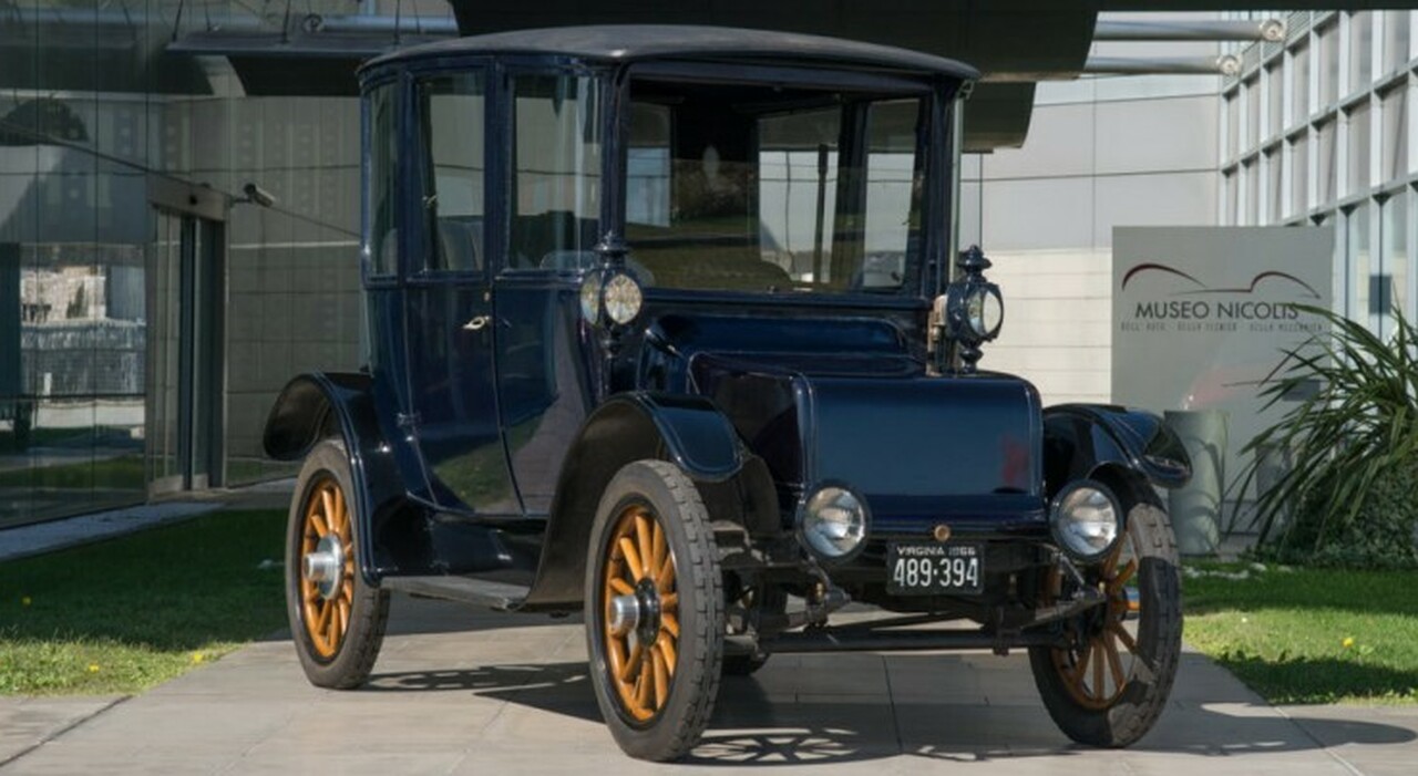 i riflettori ci sarà anche una elettrizzante quattro ruote a batteria del 1919, una Baker Raunch & Lang