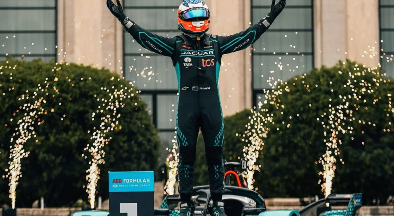 Evans (Jaguar) esulta dopo il nuovo trionfo nel primo EPrix di Roma