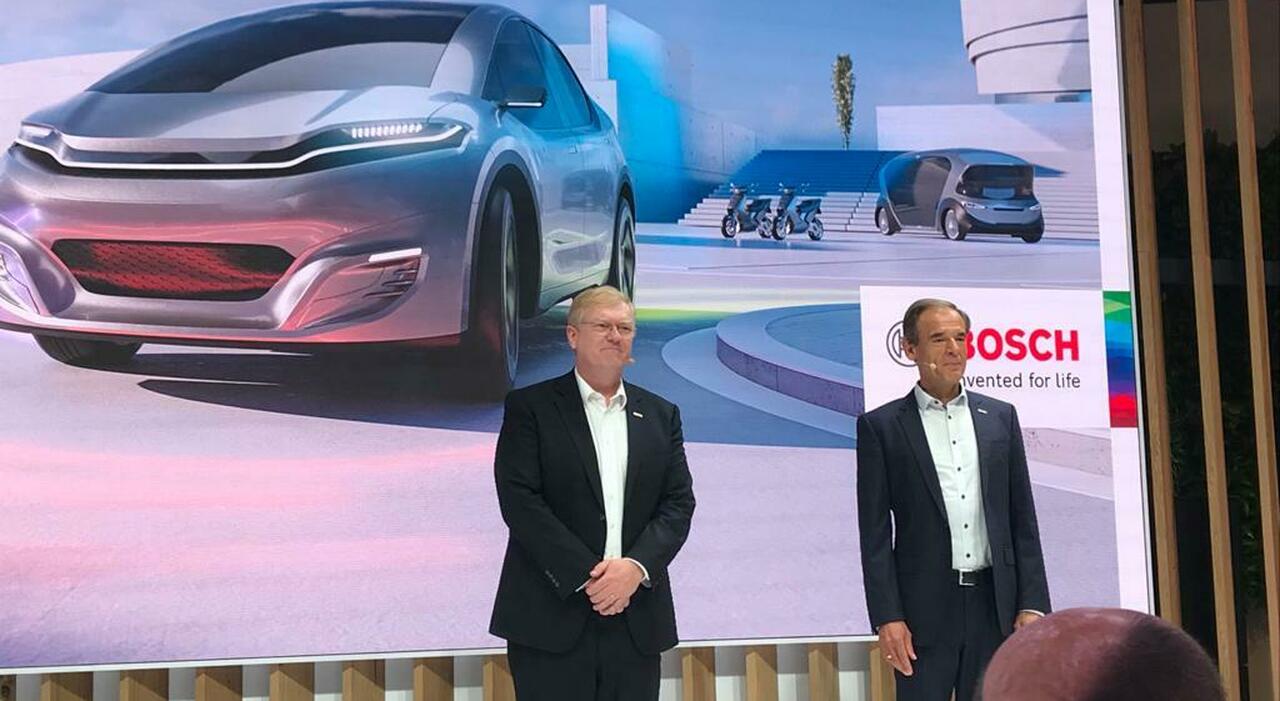 Volkmar Denner ceo di Bosch e Stefan Hartung capo della Mobility a Monaco