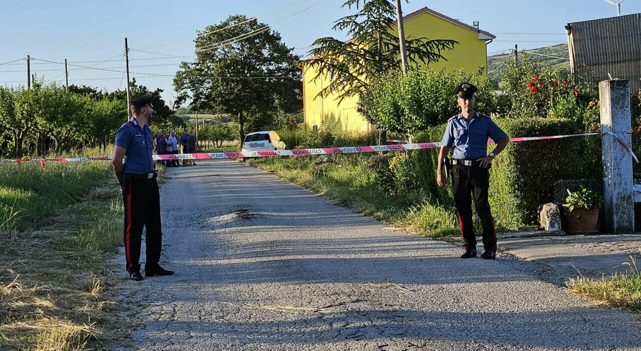 Padre E Figlio Trovati Morti In Strada: «Probabile Omicidio-suicidio ...