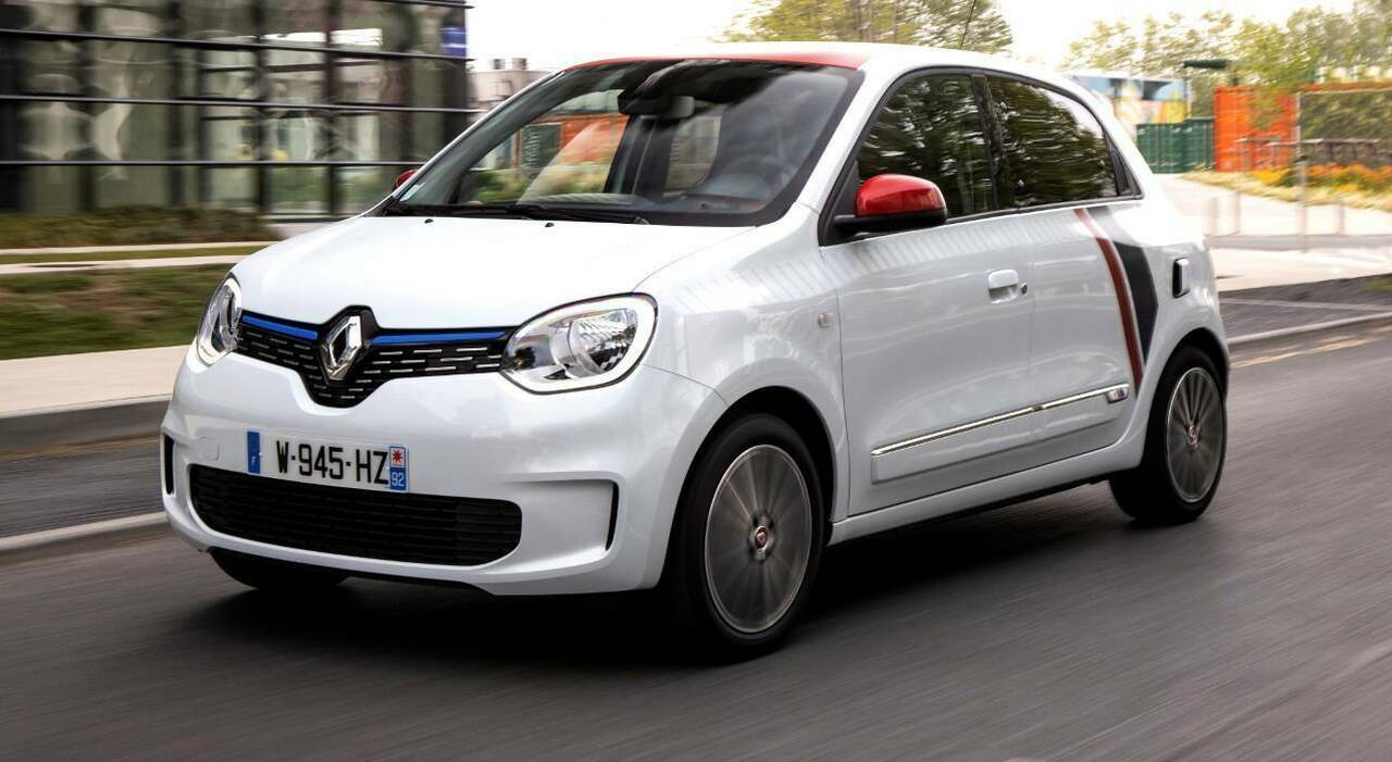 Renault sta vendendo la sua piccola Twingo elettrica (prodotta in Slovenia) a soli 40 euro al mese, manutenzione inclusa