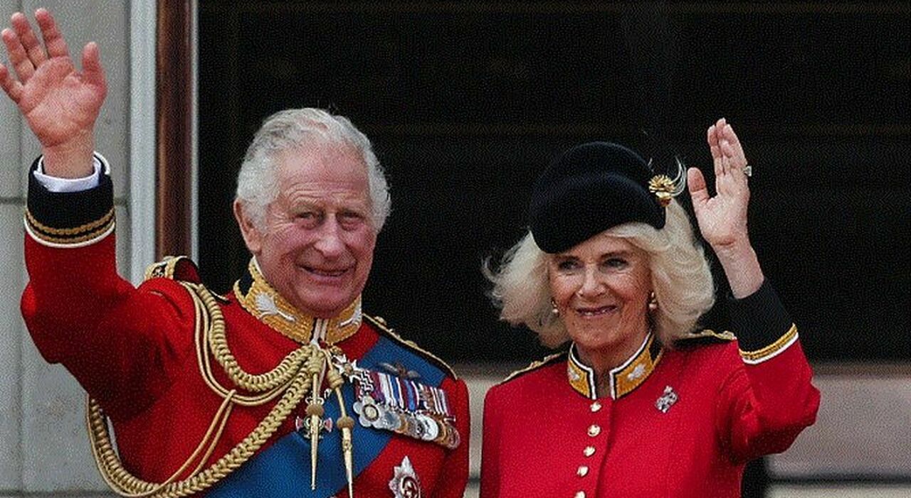 König Karl und Königin Camilla nehmen am Oster-Gottesdienst teil