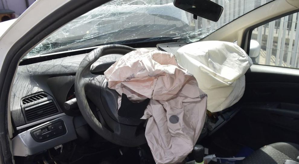 Airbag esplosi dopo un incidente