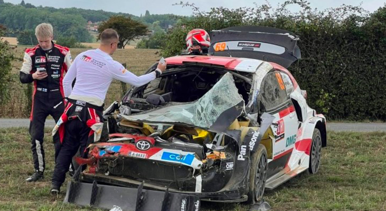 La Toyota di Rovampera leader del Mondiale dopo l'incidente in Belgio