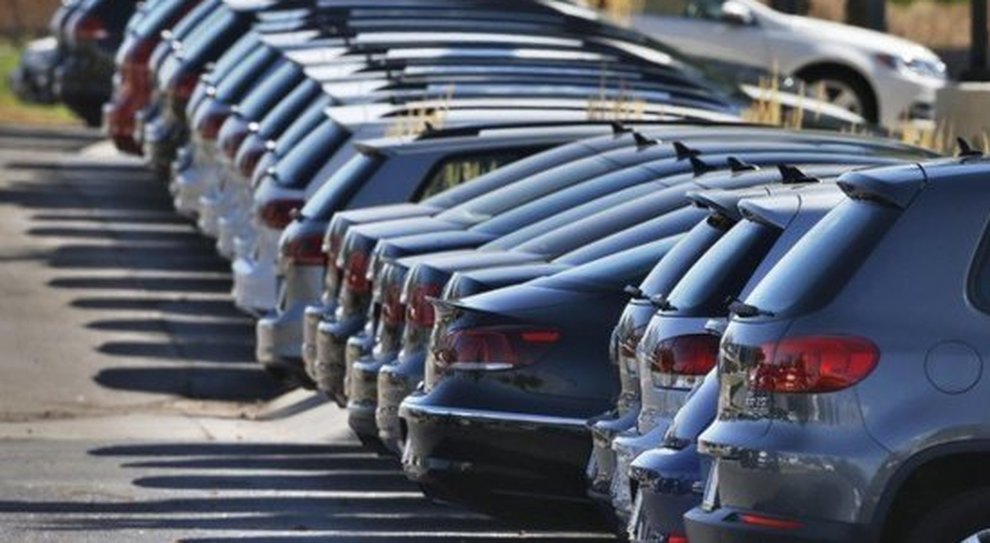 Mercato auto, -7,4% le vendite in Europa ad ottobre, positivo (+1,6%) il cumulato dieci mesi