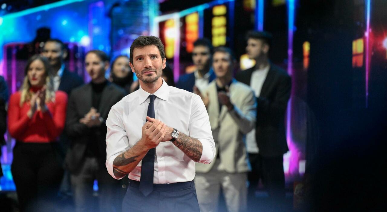 Stefano De Martino, gli ospiti a Stasera tutto è possibile: da Enzo Miccio a Manuela Arcuri