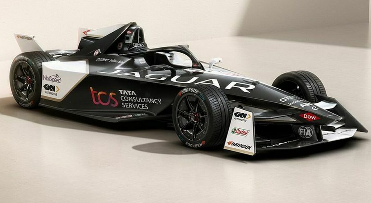 Jaguar TCS Racing ha presentato la Jaguar I-Type 6