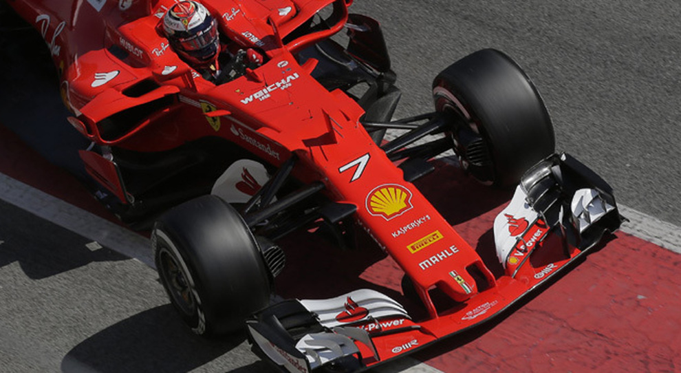 Kimi Raikkonen al volante della Ferrari SF70H