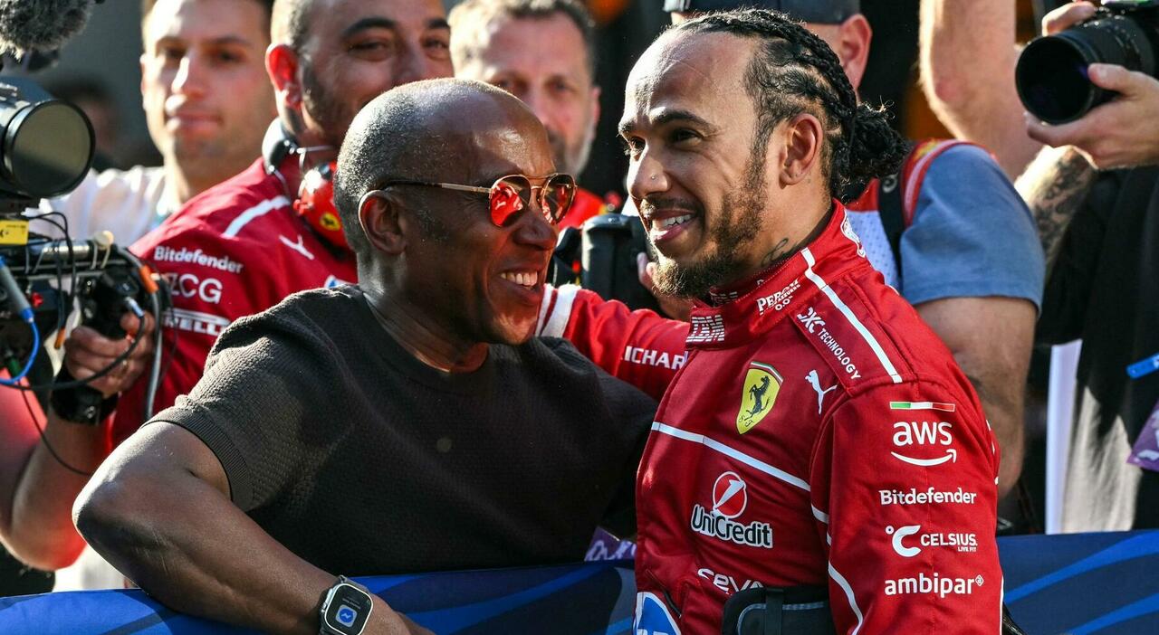 Un felice Hamilton appena finite le qualifiche per la sprint