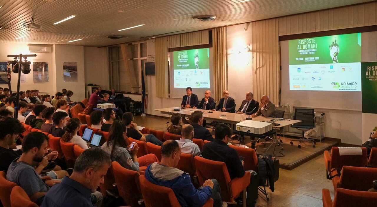 Un pubblico giovane e attento ha seguito con interesse al Dipartimento di Ingegneria dell’Università di Palermo il tradizionale appuntamento con No Smog Mobility