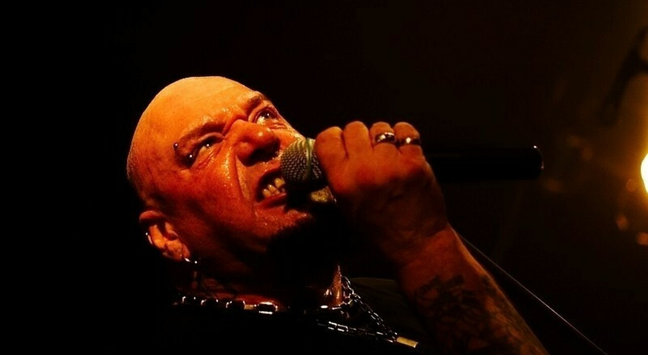 Paul Di'Anno, morto a 66 anni il cantante degli Iron Maiden: la malattia e gli ultimi anni sulla sedia a rotelle