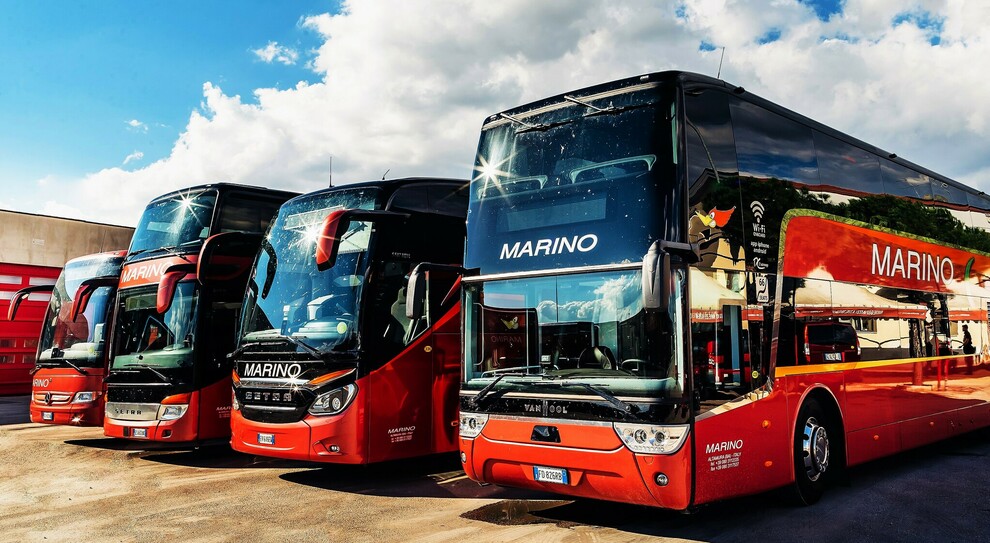 Alcuni dei 190 automezzi di proprietà della Marinobus
