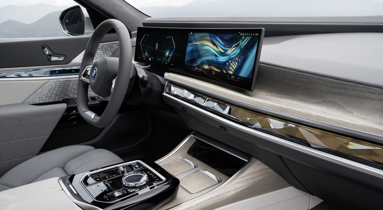 La tecnologica plancia della BMW Serie 7