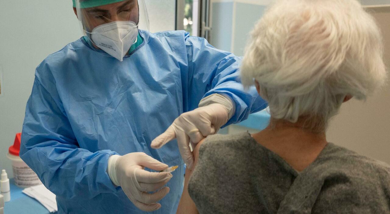 Pandemia, nuovo piano nazionale: sì uso vaccini ma non unico strumento. No Dpcm per restrizioni alla libertà personale