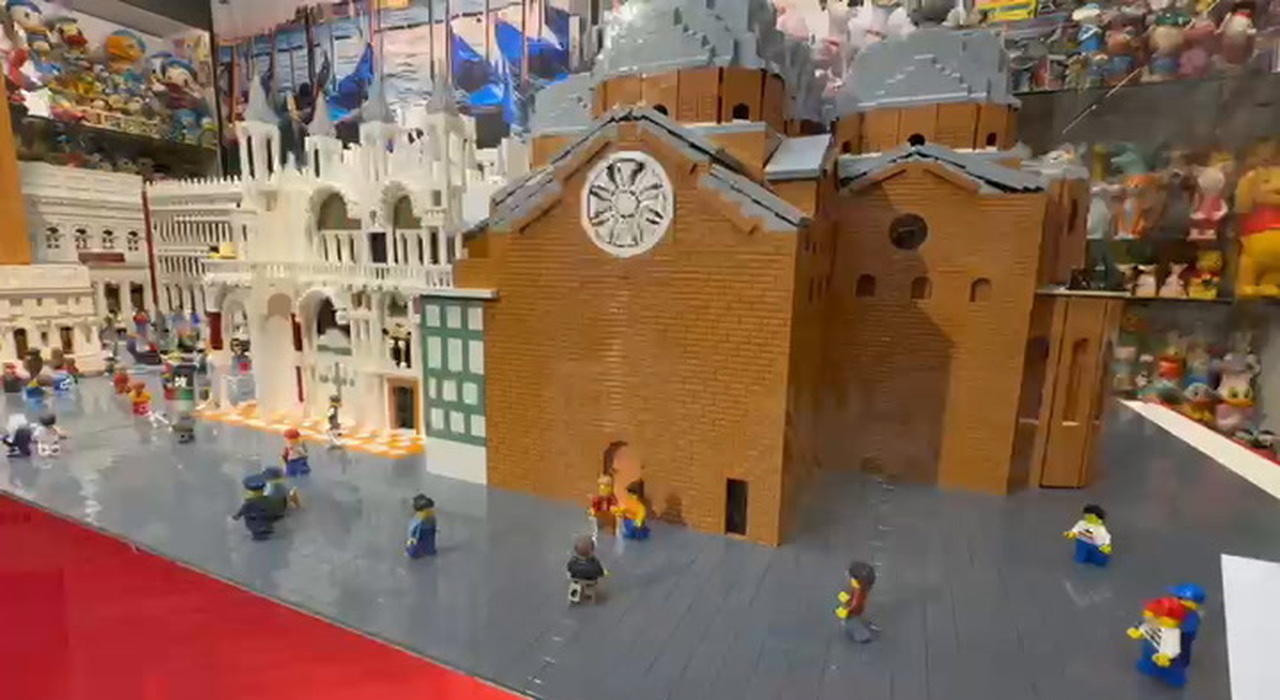 Piazza San Marco creata con 170.000 mattoncini LEGO® 🧱 Video, foto e  intervista a Maurizio Lampis 📷🎬 – El Paron de Casa