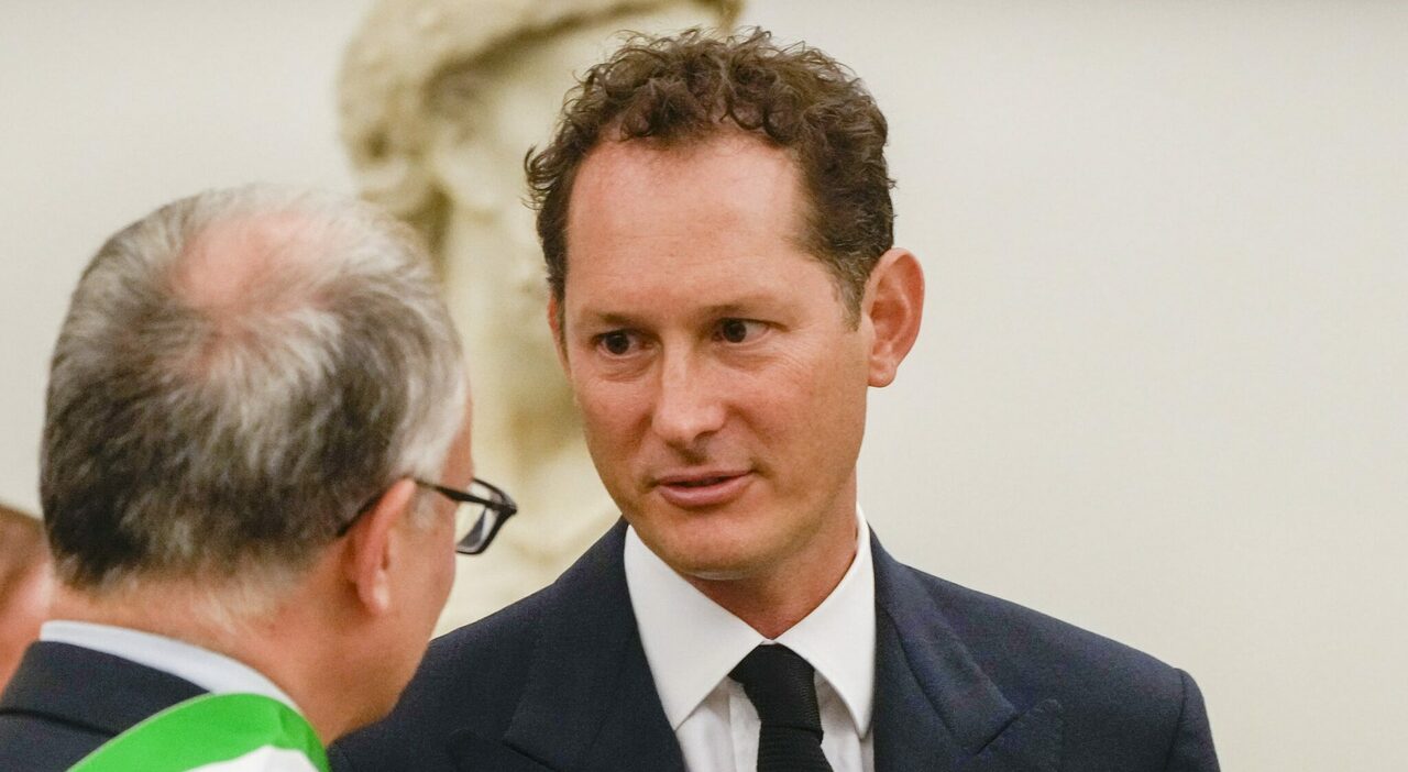 Il presidente di Stellantis John Elkann