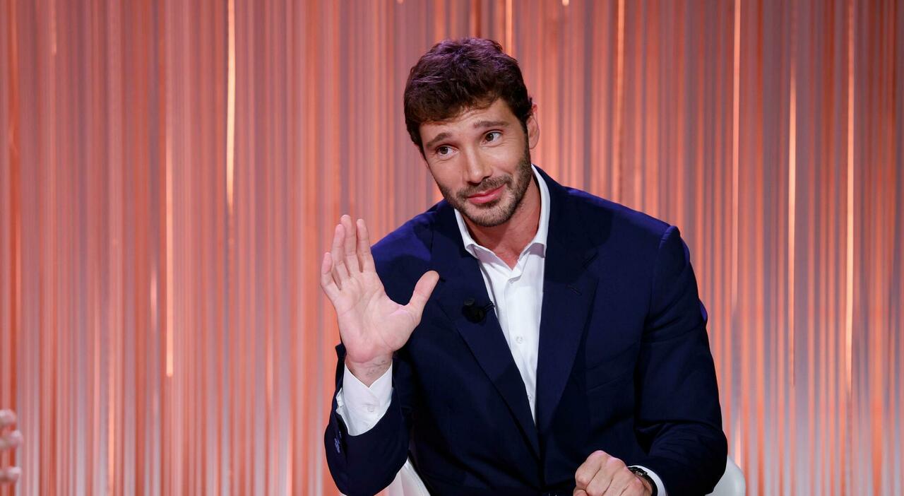 Stefano De Martino: «Santiago sta crescendo, per lui faccio doppi turni. Affari Tuoi? Se continuo così mi licenziano»