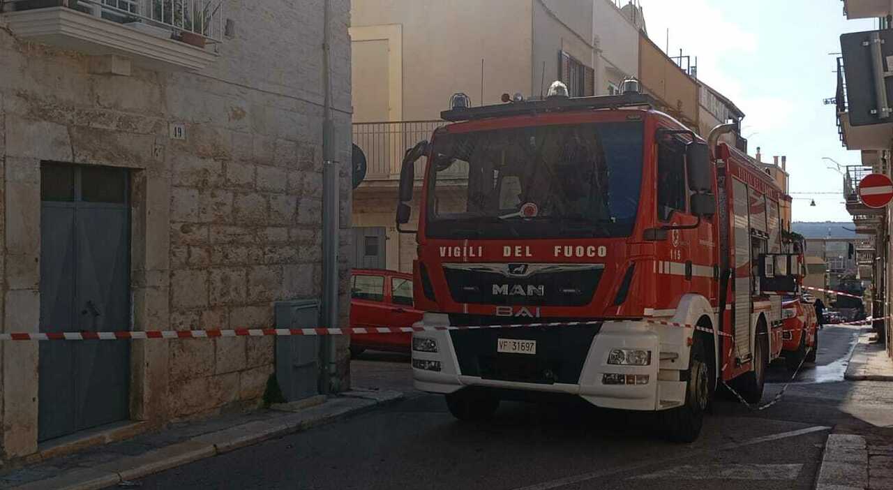 Incendio in un appartamento, morto un uomo. Salvata una donna