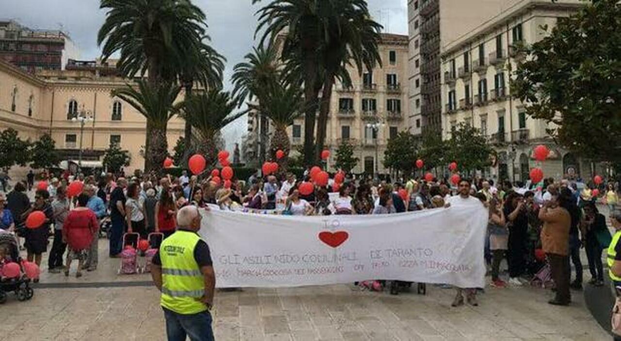 Asili nido, oggi la marcia dei passeggini contro la privatizzazione. I sindacati: sit in a Palazzo di Città