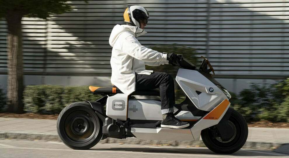 Definition CE 04 lo scooter elettrico di Bmw Motorrad