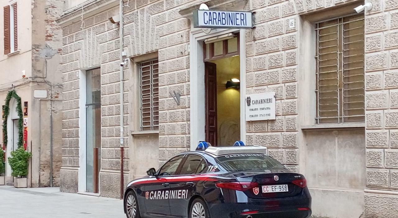 Terrore in strada, rapine e pestaggi: cosa è successo al 18enne del branco che aggrediva i ragazzi a Jesi