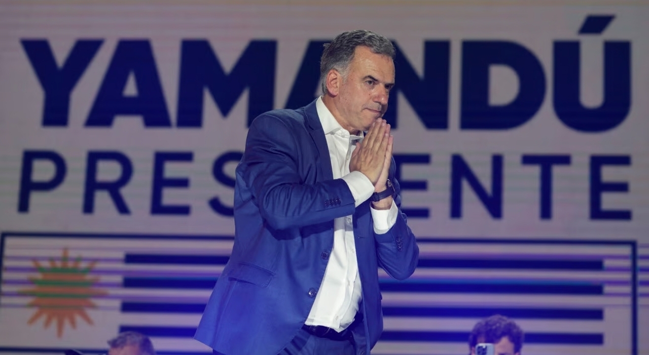 Il presidente di centrosinistra eletto dell'Uruguay, Yamandú Orsi