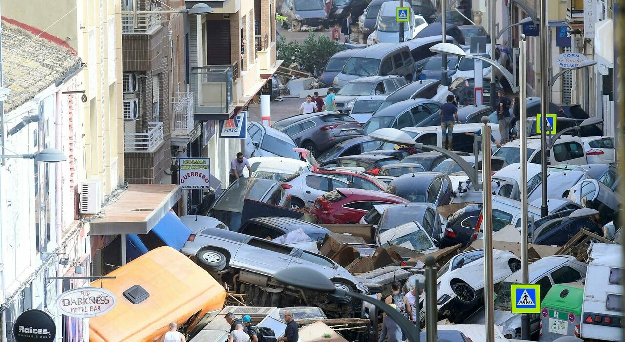 Alluvione In Spagna Dana Perde Forza Ma Il Paese Conta I Danni Solo