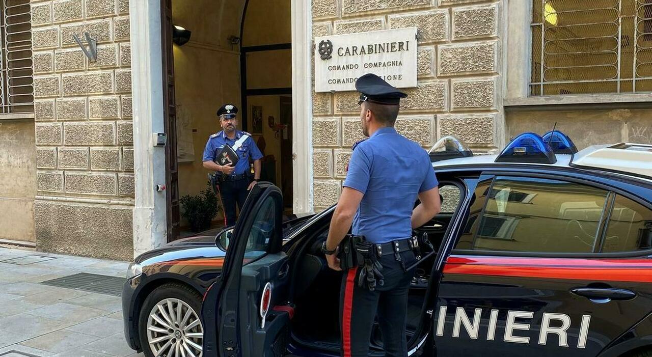 Bimba entra al bar e chiede aiuto a Jesi: «Chiamate i carabinieri, papà ci picchia tutti»