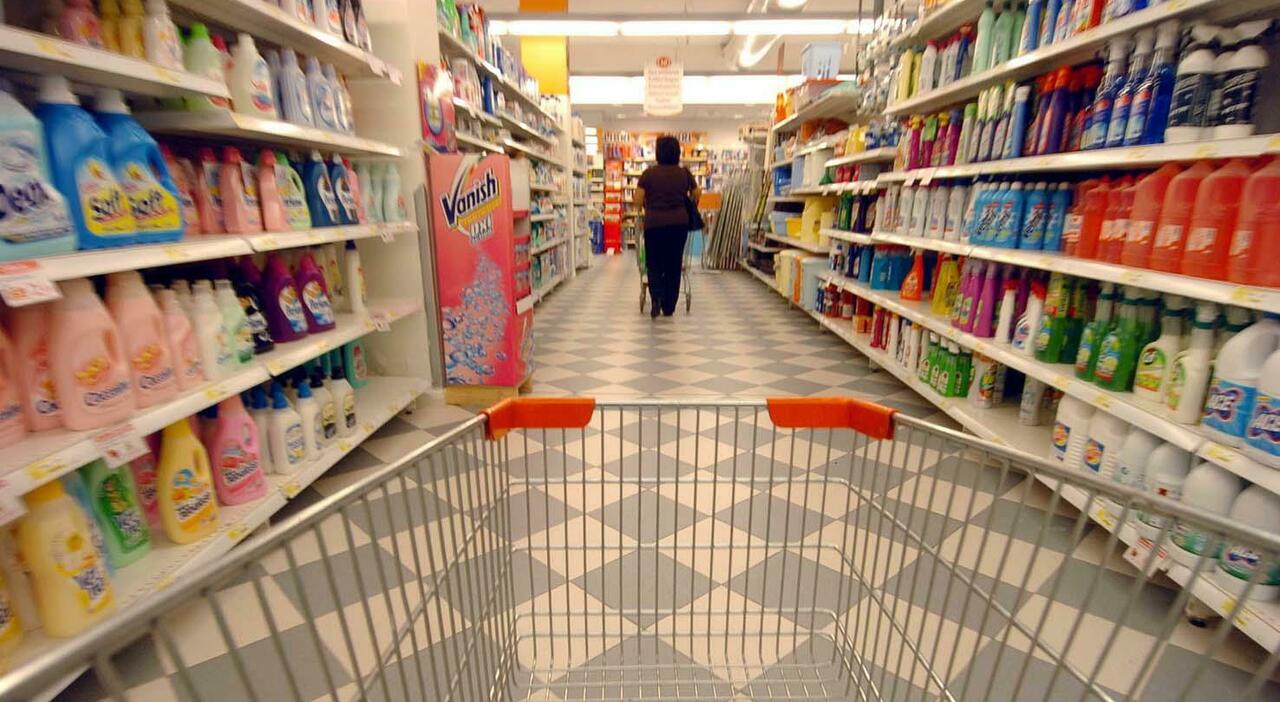 Primo Maggio: supermercati e centri commerciali aperti in Puglia. L