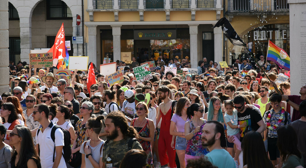 Treviso Pride, il sindaco Mario Conte fuori dal corteo ma pronto a  sostenere i diritti: «Se sposerei due uomini? E perchè non dovrei?»