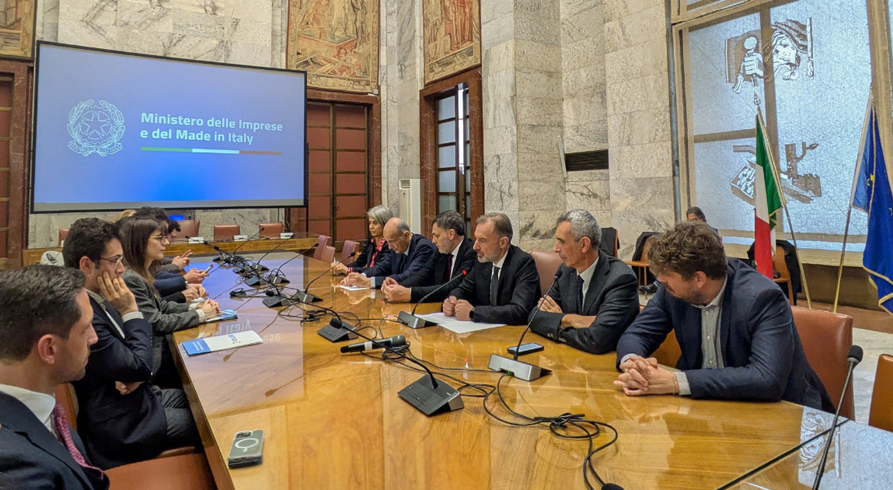 L'incontro per la firma al Mimit