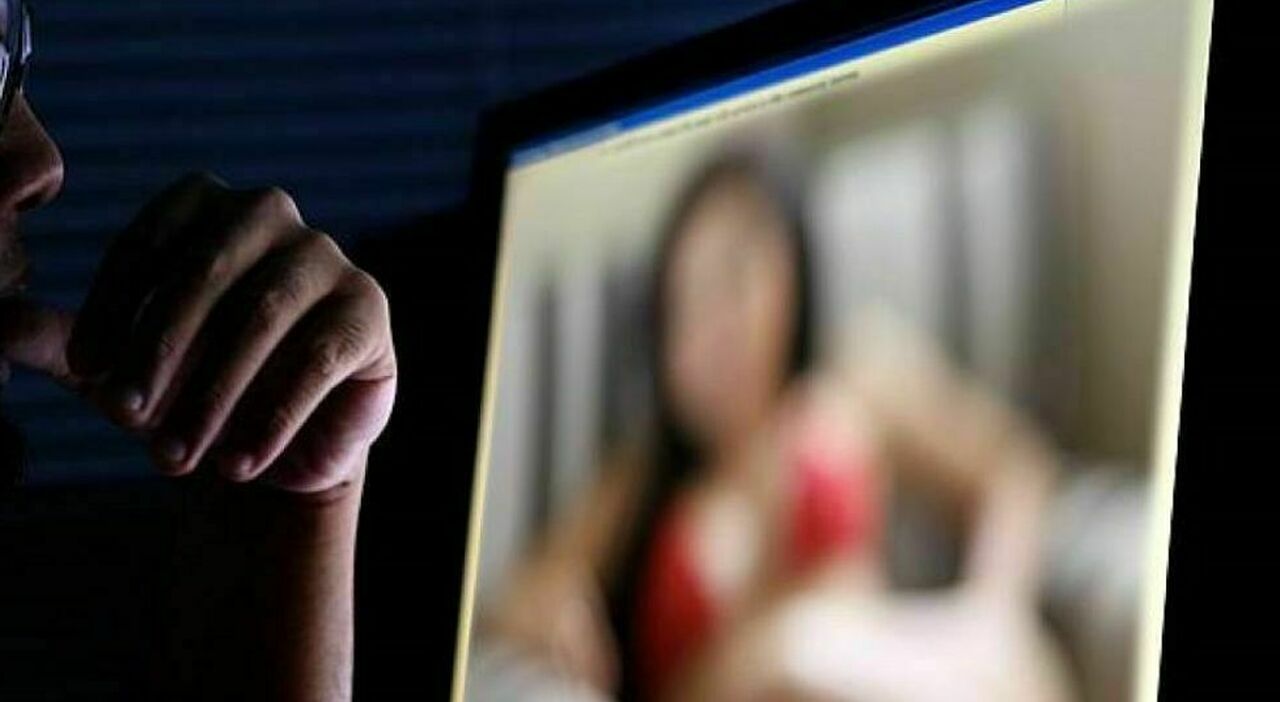 Revenge porn, trova le sue foto nei siti che pubblicizzano le escort, condannato lex fidanzato a Pordenone