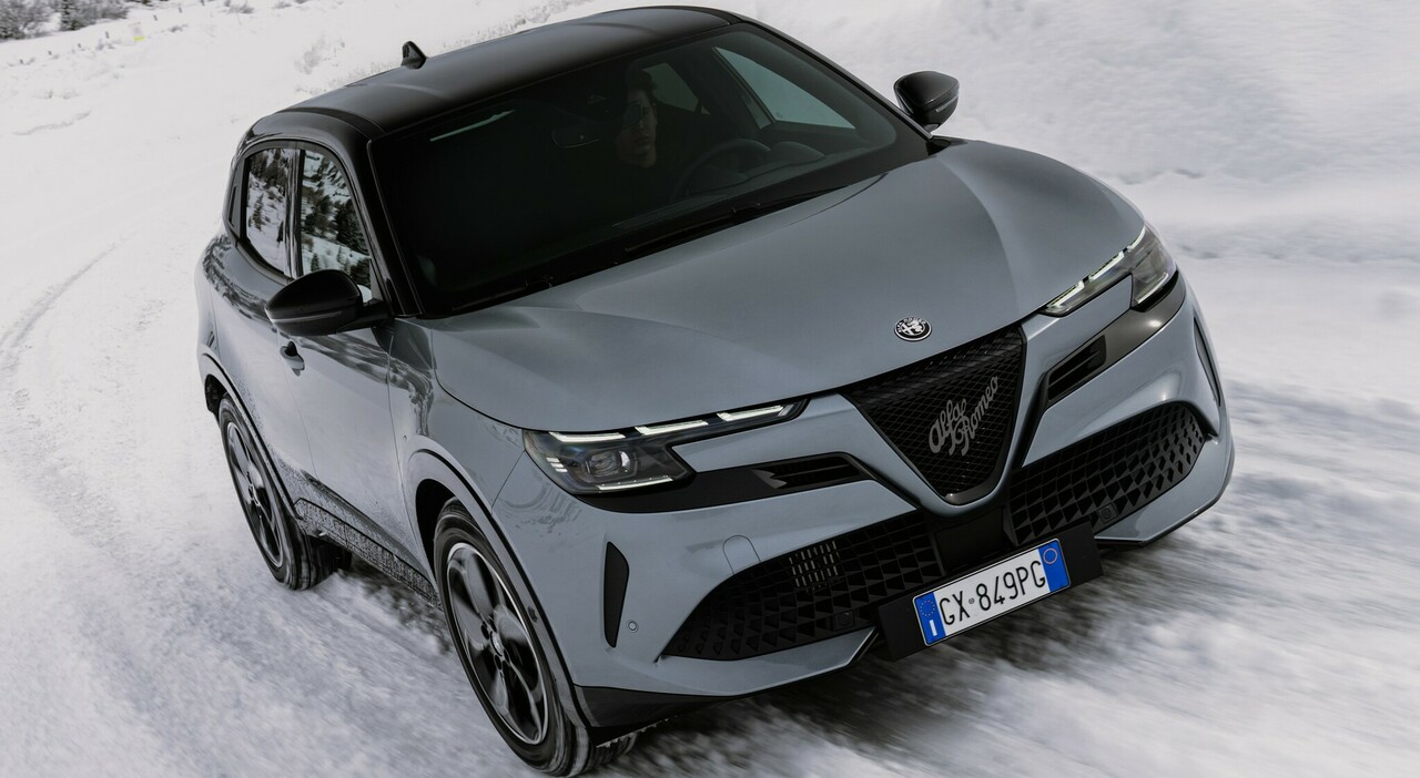 Alfa Romeo Junior Ibrida Q4