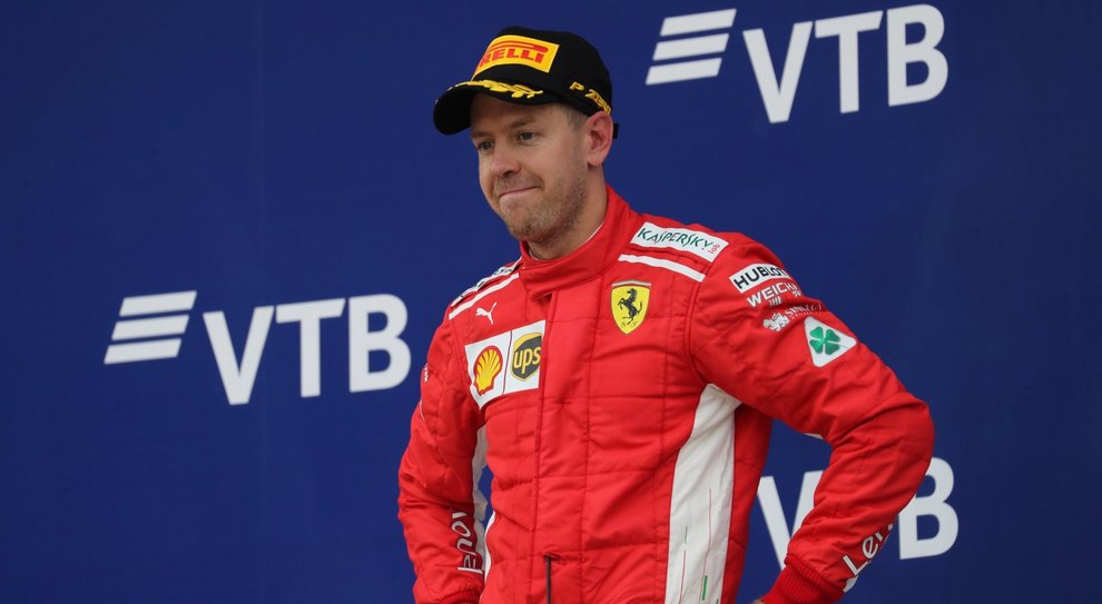 Sebastian Vettel sul podio a Sochi