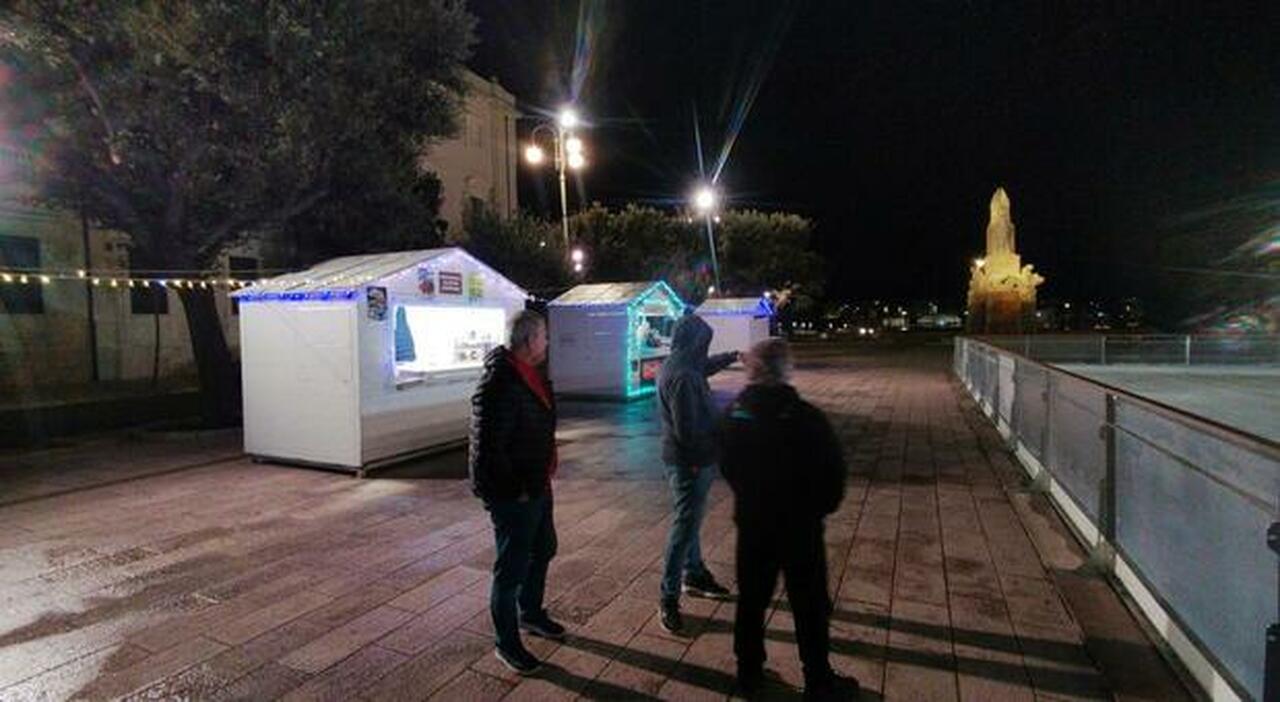 In piazza Santa Teresa pattinaggio sul ghiaccio e mercatino di Natale ma senza addobbi e illuminazione