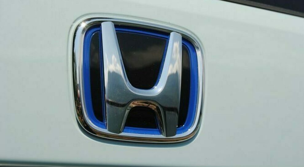 Il logo sulla Honda Jazz Crossstar