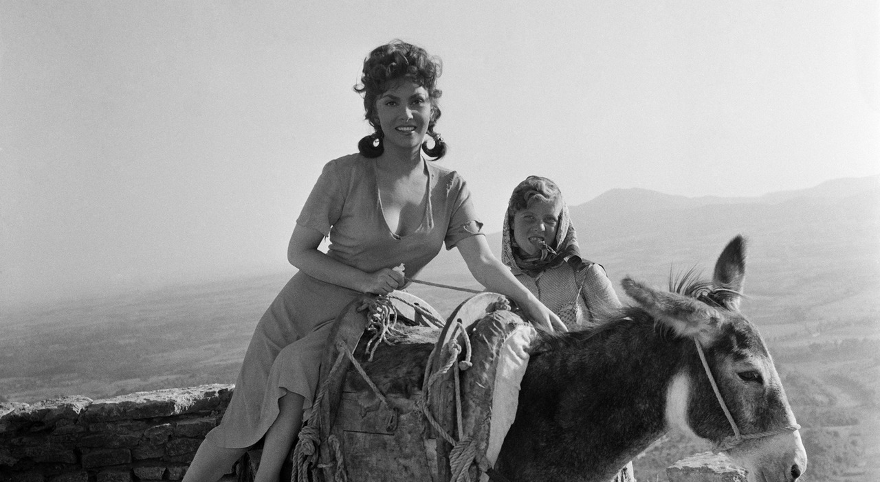 Immagini del set del film "Pane, amore e gelosia" 3 agosto 1954 Archivio Storico Luce, Fondo Vedo