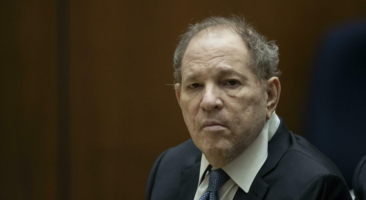 Harvey Weinstein, la Corte dello stato di New York revoca la condanna per reati sessuali: «Errore cruciale»