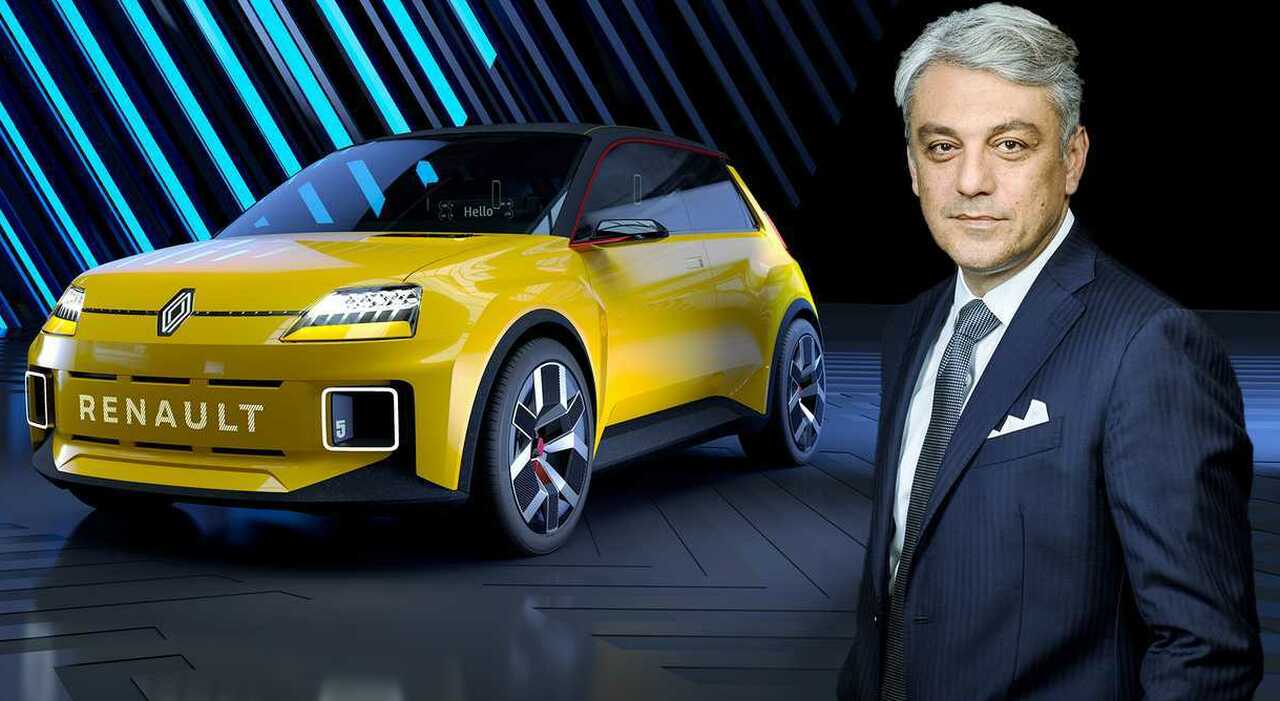 Luca de Meo con il concept della nuova Renault 5