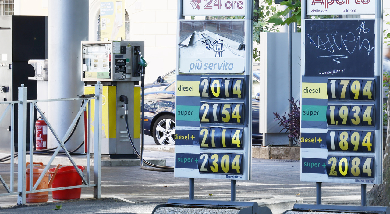 Benzina e diesel, risalgono i prezzi con l
